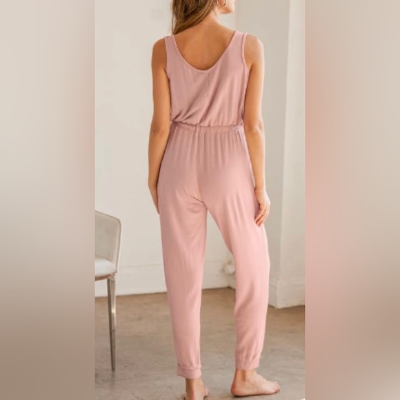 NYTT Blush Jumpsuit - Picture 2 of 5